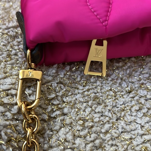 Louis Vuitton Pillow Monogram Maxi Multi Pochette - Picture 9 of 12